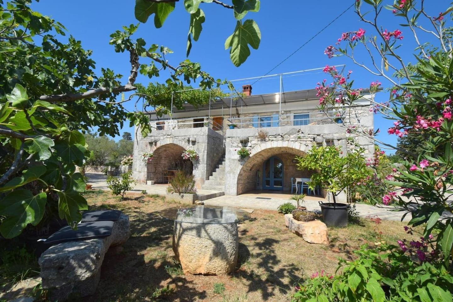Apartments Insula Insule - Rustic & Peaceful Skrbčići Kültér fotó